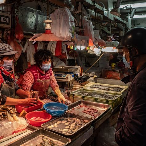 what are the wet markets of china